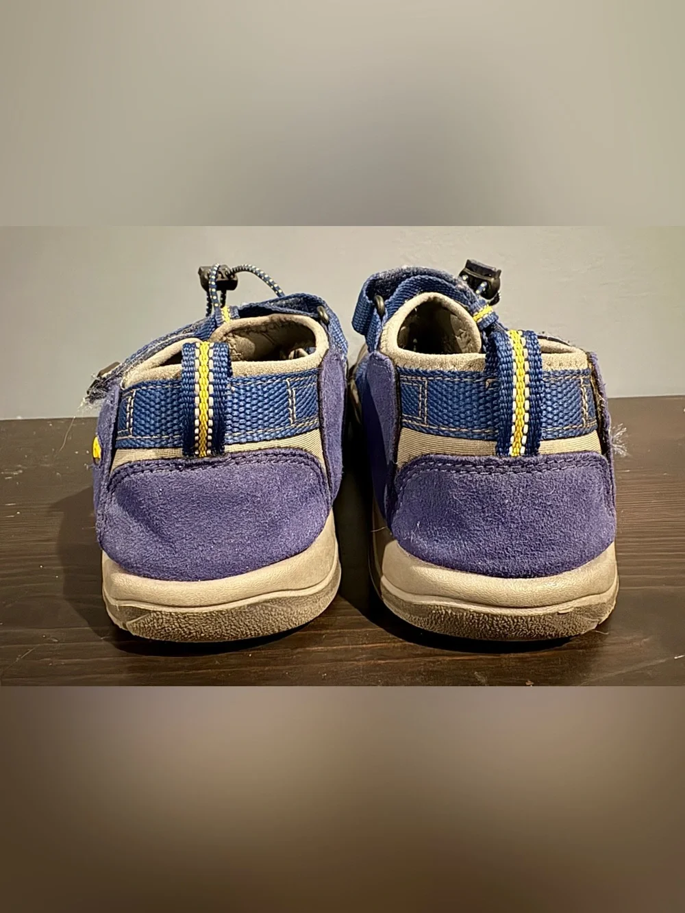 KEEN Boys Size 5 Newport H2 Waterproof Hiking Sport Sneaker Sandals Blue Gray